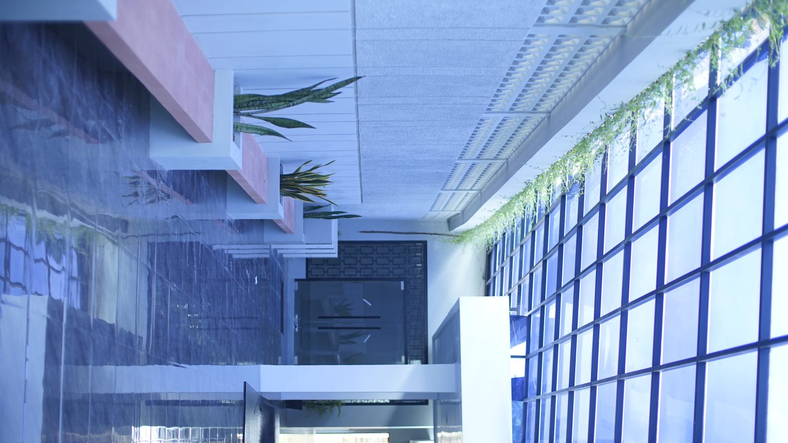 Koridor berjendela