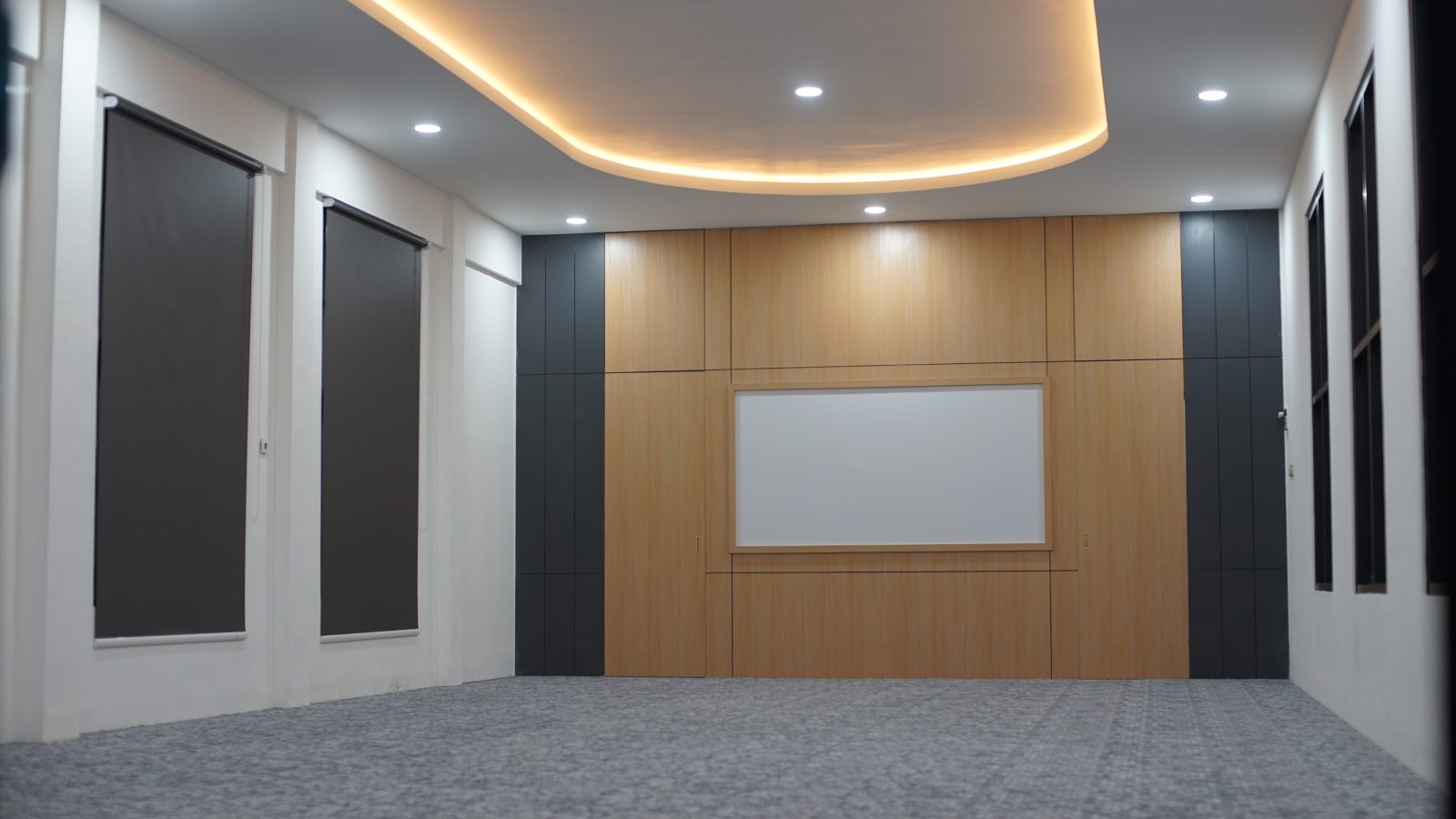 Ruang rapat tampak lain
